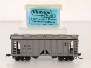 Deluxe Innovations 7060 N Scale 2 Bay Covered Hopper Boston & Maine B&m 5519