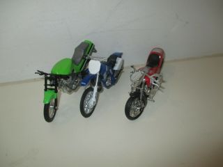 Set Of 3 Plastic Toy Motor Bikes Dirt Bikes Includes Yamaha,  Kawasaki