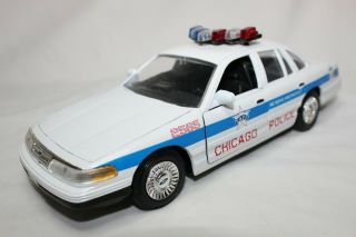 Ertl 1:24 Scale 1995 Ford Crown Victoria Chicago Police - Loose