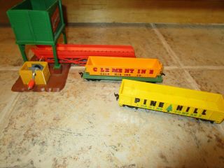 2 Tyco Clementine Gold Mining Dump Car And Building And Pine Hill Logging Car