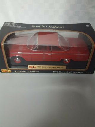 Maisto 1962 Chevy Bel Air 1:18 Scale Diecast Model Car Red Hardtop