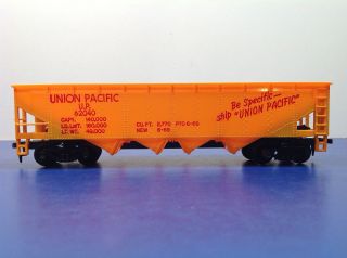 Ho Scale “union Pacific " Up 62040 4 - Bay Open Hopper Freight Car