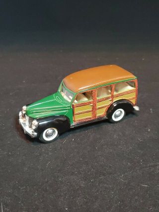 Signature Models 1940 Ford Woody Wagon Die - Cast Friction Car Ss5706 1:32