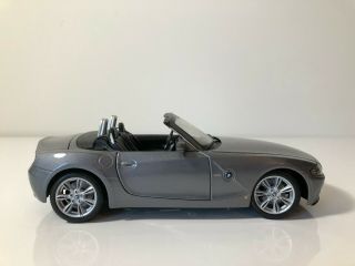 1/18 scale metal die cast model MAISTO BMW Z4 grey 3