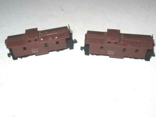 Arnold Rapido N Scale - Two Nyc Cabooses - Latch Couplers - Exc - V4