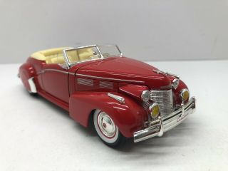 1940 Cadillac Sedan Series 62 Red 1/32 Diecast Model By Signature Models 32337