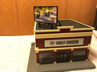 Mth 30 - 90111 Harley Davidson Motorcycle Dealership & Lighted Billboard