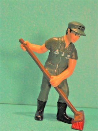 G Scale Schleich 2001 Janitor with Broom 2