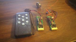 2 Mrc Freedom One Wireless Sound & Control Decoders,  1 Remote Dcc Diesel