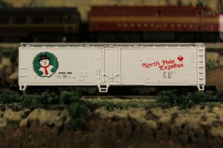 N Scale Atlas White Boxcar With Silver Top North Pole Express Npex 1986