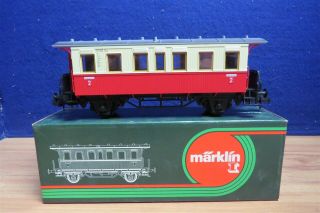 Marklin 5800 Gauge 1: 4 Wheel 2nd Class Passenger Car - Red/cream 584348