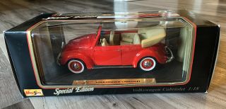 1:18 Maisto Special Edition 1951 Volkswagen Cabriolet Die - Cast Car - Red