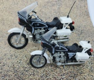 2 Kawasaki Police 1000 Diecast.  1/16 Scale And 1/32 Scale