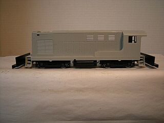 Ho Life - Like/proto 2000 Undecorated H - 10 - 44 Diesel W/o Sound Or Dcc