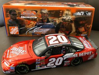 Action 1:24 Diecast Tony Stewart 20 Home Depot 2002 Winston Cup Champion