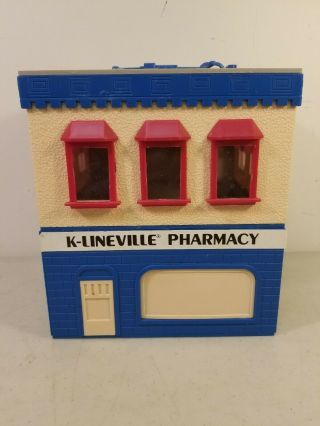K - Line K4223 K - Lineville Classics O Scale 2 Story Pharmacy Building Built