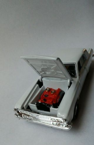1963 Plymouth Belvedere White Hot Wheels 100 1/64 Real Riders 2