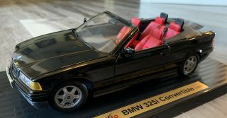 1:18 Maisto Special Edition 1993 BMW 325i Convertible Die - Cast Car - Black 2
