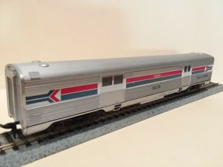 Ho Scale Athearn Blue Box Streamlined Baggage Car 1789 (assembled) - Amtrak 1040