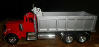 1/32 Welly Peterbilt 379 Dump Truck In Good Shape