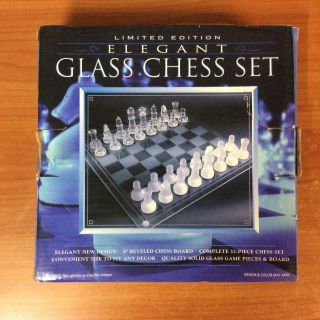 2004 Limited Edition Elegant Glass Chess Set - 100 Complete
