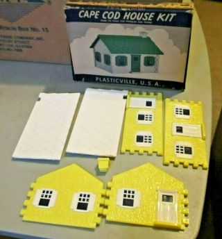 Plasticville O/s Gauge Cape Cod House Complete Kit Has Green Inserts In