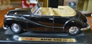 1:18 Maisto Special Edition 1955 BMW 502 Convertible in Black 31817 3