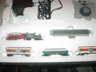 BACHMANN White Christmas Express N Scale Train Set box missing a curve track 2