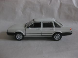 Volkswagen Santana In A White 124 Scale Diecast Doors Open & Hood By Welly Dc470