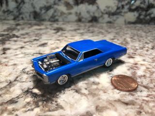 Johnny Lightning Diecast Car 1/64 Scale 67 Pontiac Gto 1967