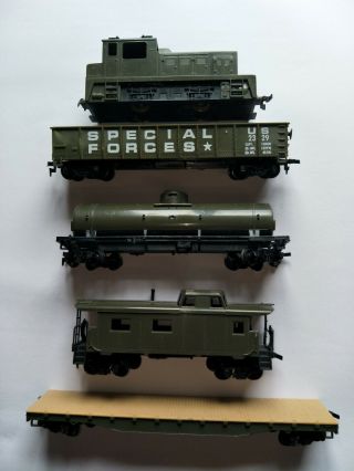 Tyco H0 " Special Forces " Rake,  Diesel Electric Loco And Rake Of 4 Wagons -