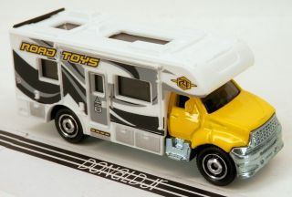 Matchbox Motor Home Toy Hauler Rv Yellow/white W/opening Door 1:87 Scale