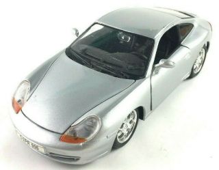 Maisto 1997 Porsche 911 Carrera 1:24 Diecast Car Model Silver