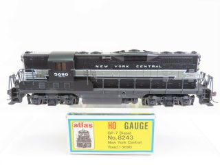 Ho Scale Atlas Kato 8243 Nyc York Central Gp - 7 Diesel Powered 5690 W/lights