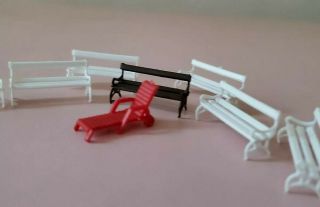 N Scale Park Benches & A Lounge Chair