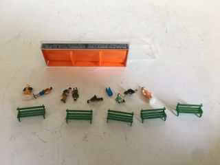 Preiser Ho Scale Model Trains Scenery Figure Set Vg Sitting People W/ Benches