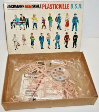 Vintage Bachmann 027 Scale Plasticville 32 Figures/paint/original Box