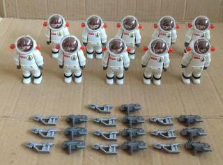 Playmobil,  Lote Of 10 Astronaut Figure Loose With The Helmets Broken,  2016.