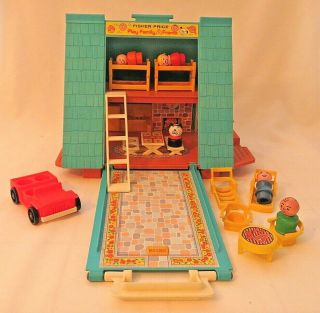 Vintage 1974 - 76 Fisher Price Play Family A - Frame House 990 Complete