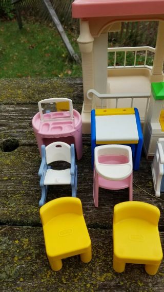 LITTLE TIKES GRANDMA ' S COTTAGE DOLLHOUSE DOLL HOUSE,  ACCESSORIES 2