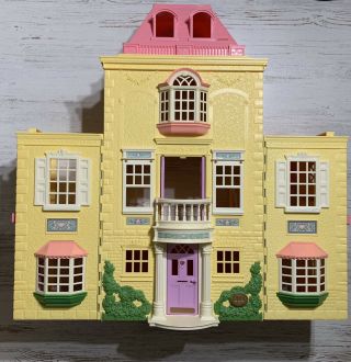 Fisher Price Loving Family Victorian Foldable Dollhouse People & Furniture