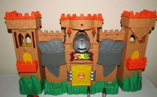 Fisher Price Imaginext Eagle Talon Castle Play Set 3 Knights All Accessories B