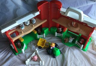 1995 Fisher Price Little People Farmyard Red Barn Silo Animals Fence Tractor Set