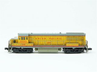 N Scale Kato Up Union Pacific Gp38 - 2 Diesel Locomotive Powered 640 W/ Lights