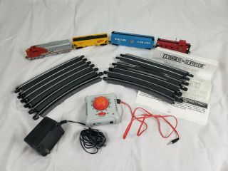Ho Scale Bachmann Chief Train Set With Engine,  3 Cars & Track And Power