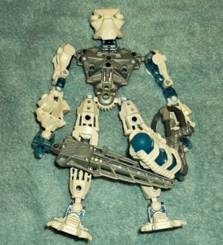 Lego Bionicle 8732 Inika Toa Matoro Complete Figure