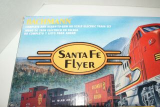 Bachmann Ho Scale Sante Fe Flyer Train Set 3