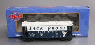 Atlas 6356 - 2 Jack Frost Covered Hopper (3 - Rail) /box