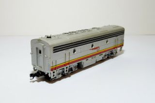 ?athearn Unit B Diesel Locomotive Santa Fe Ho Scale Train Engine Model