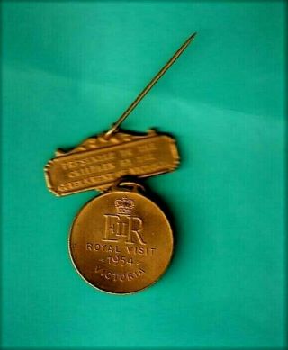 1954 Royal Tour Medal Queen Elizabeth/duke Of Edinburgh.  Government Of Victoria